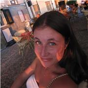 Studentessa universitaria offre lezioni di matematica